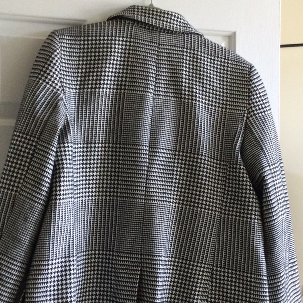Blazer - Picture 11 of 11